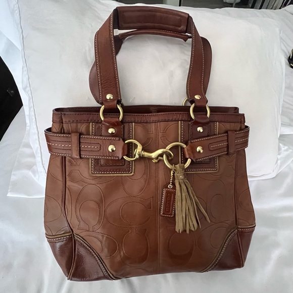 Coach Model #E06S-10228 - Picture 1 of 7